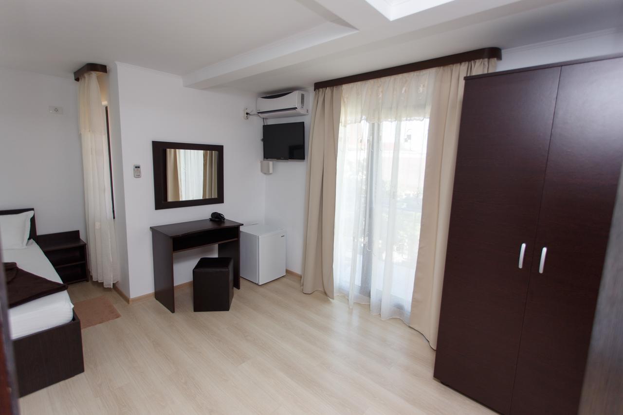 Vila Sandra Hotel Costinesti Ngoại thất bức ảnh